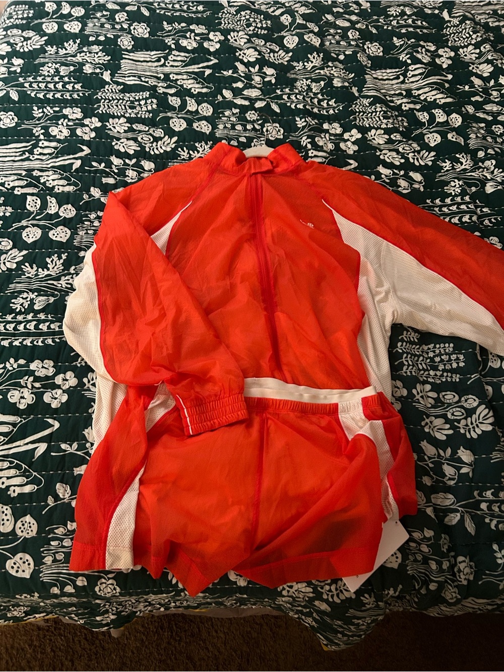 lululemon NWT License to Train Textured Jacket and Short Set Bundle XL Red/White